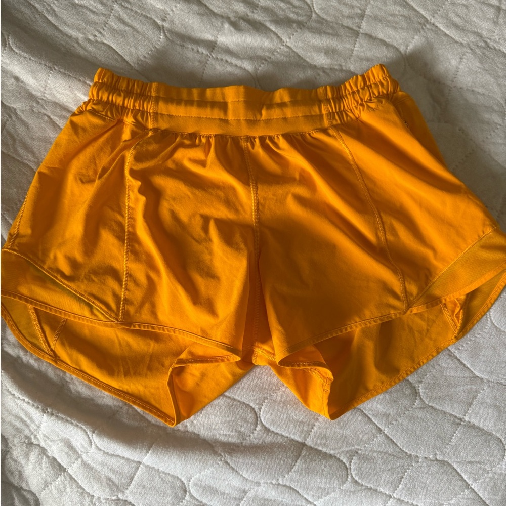 Lululemon Hotty Hot shorts clementine